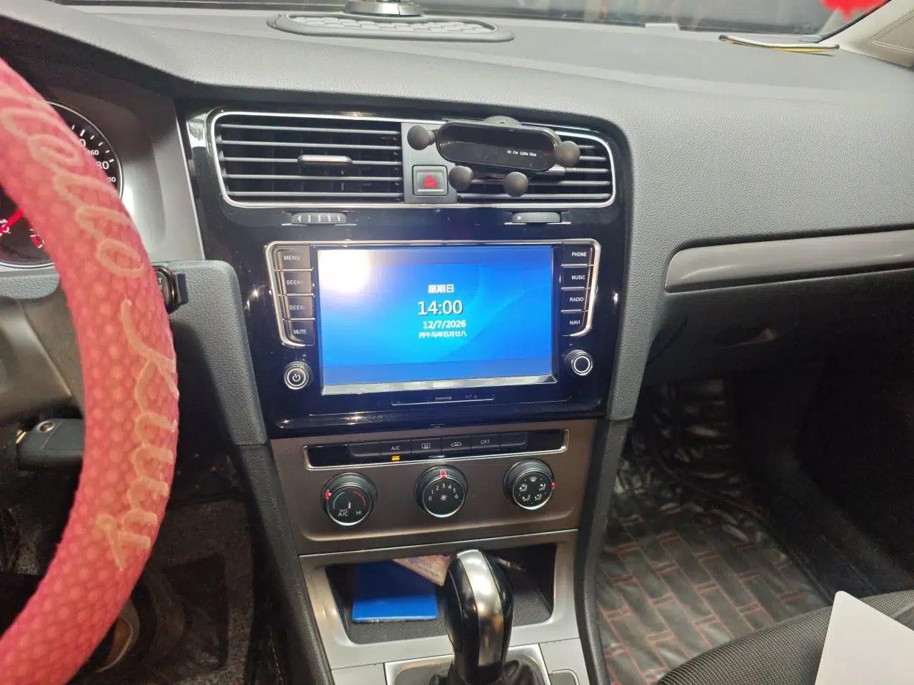 Volkswagen Golf 2015 1.6L Automatic Fashion Model — миниатюра 13