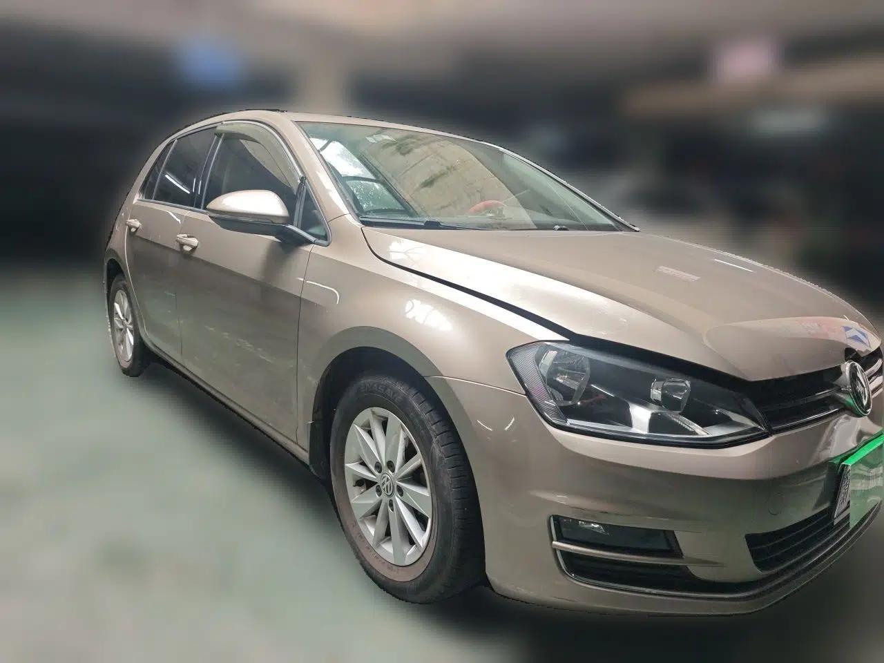 Volkswagen Golf 2015 1.6L Automatic Fashion Model — миниатюра 3