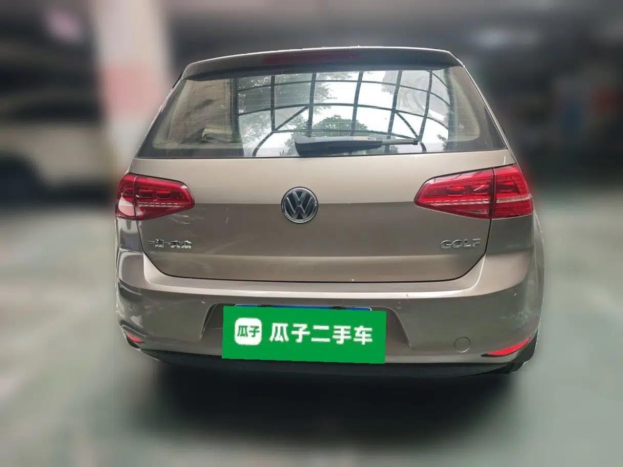 Volkswagen Golf 2015 1.6L Automatic Fashion Model — миниатюра 5
