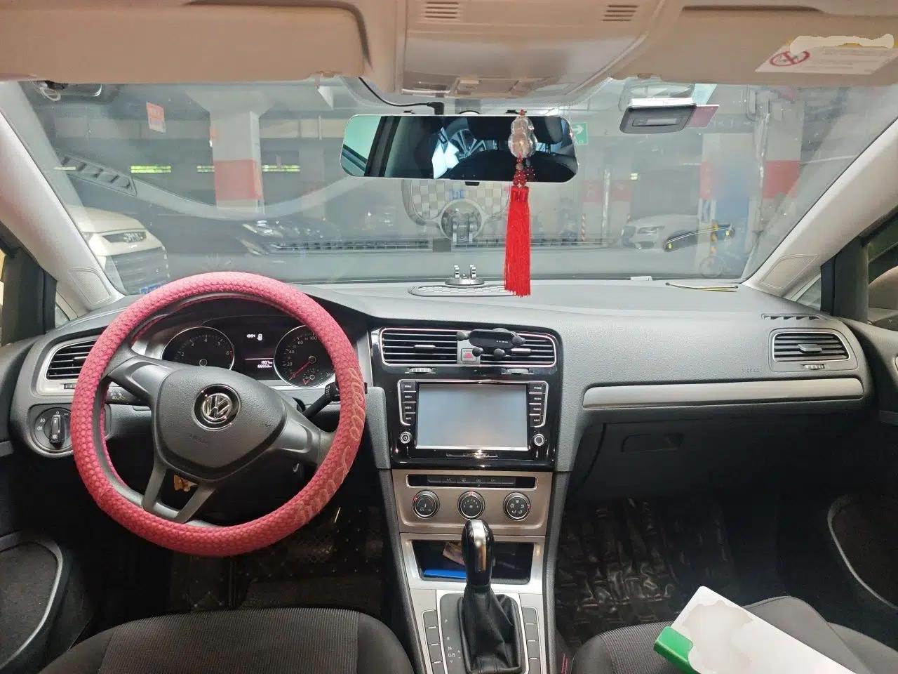 Volkswagen Golf 2015 1.6L Automatic Fashion Model — миниатюра 9