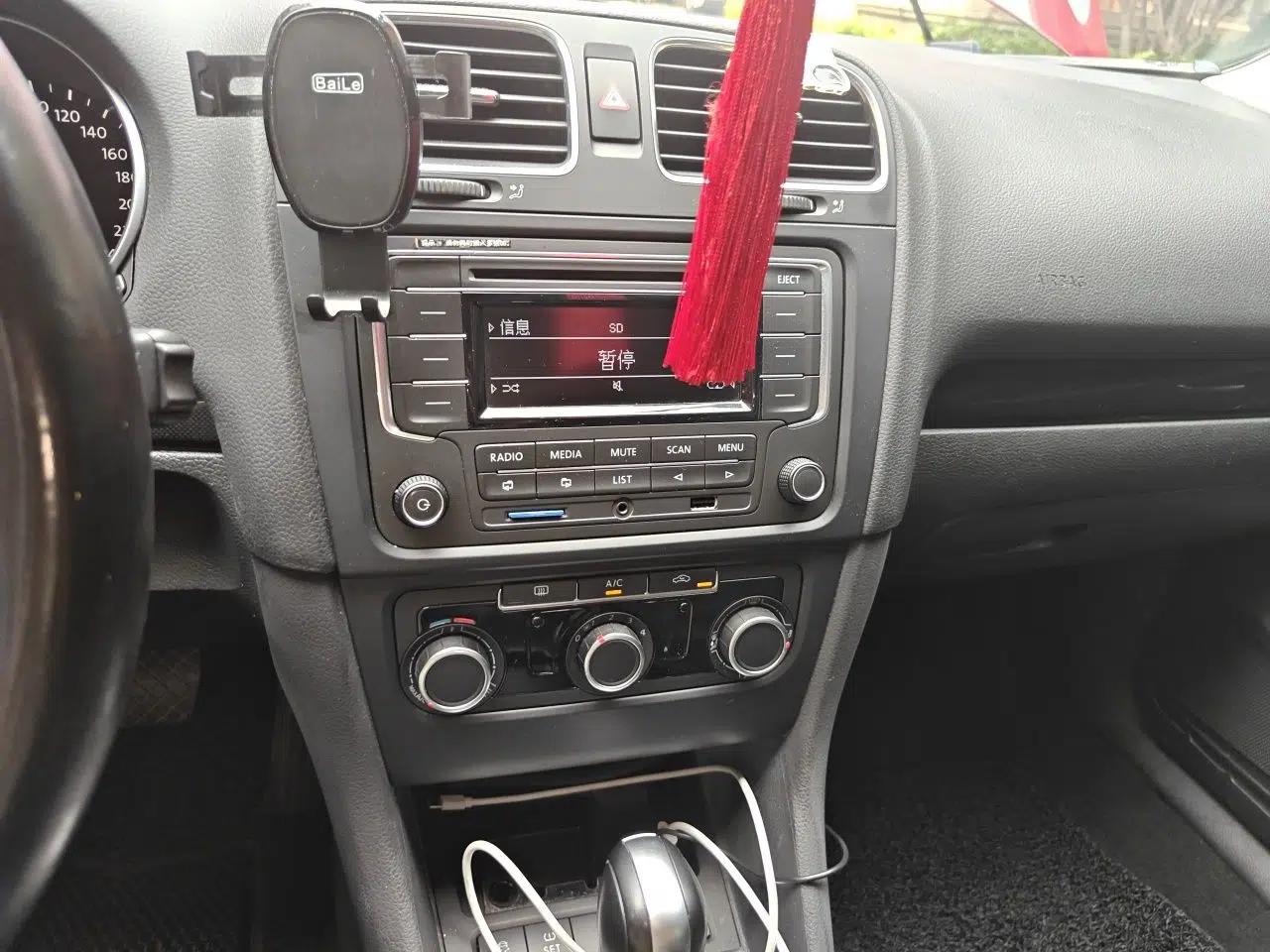 Volkswagen Golf 2012 1.6L Automatic Comfort Model — миниатюра 13