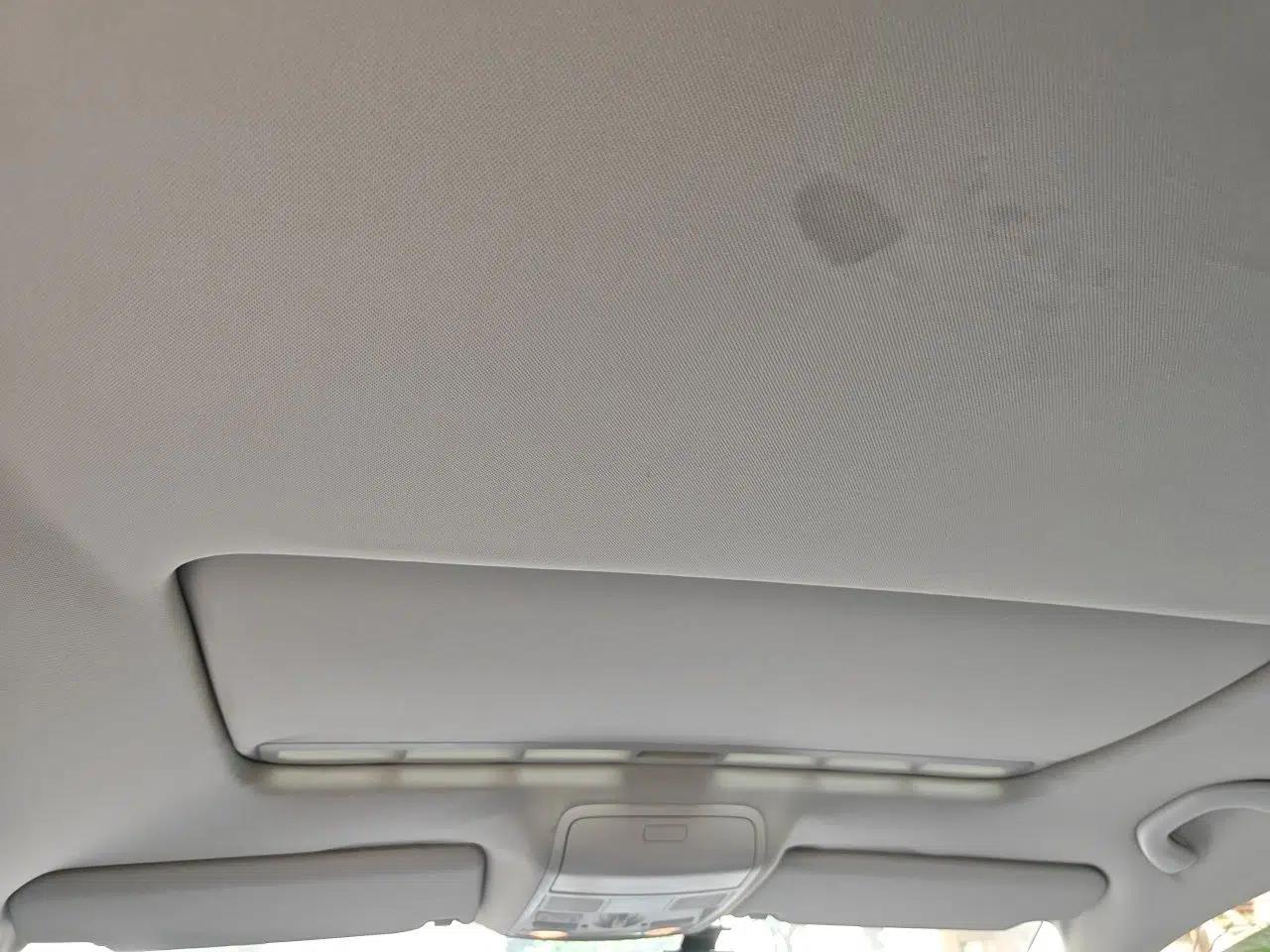 Volkswagen Golf 2012 1.6L Automatic Comfort Model — миниатюра 18