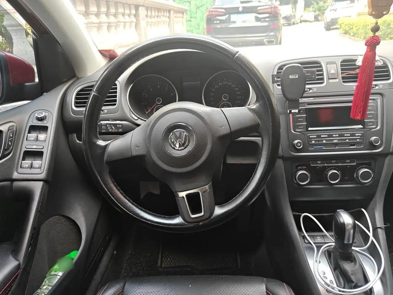 Volkswagen Golf 2012 1.6L Automatic Comfort Model — миниатюра 10