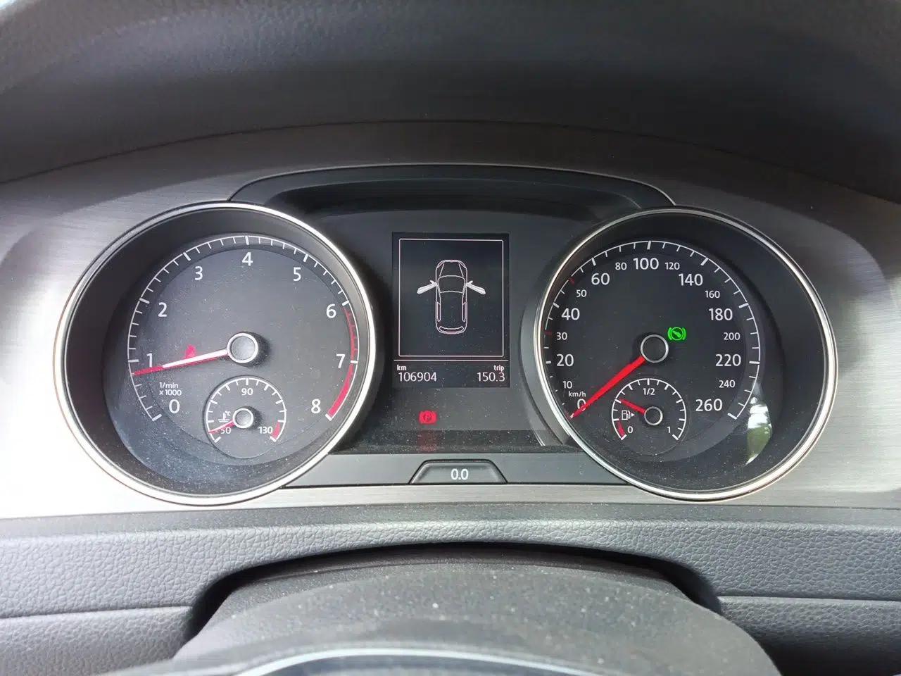 Volkswagen Golf 2014 1.4TSI Automatic Luxury Model — миниатюра 11