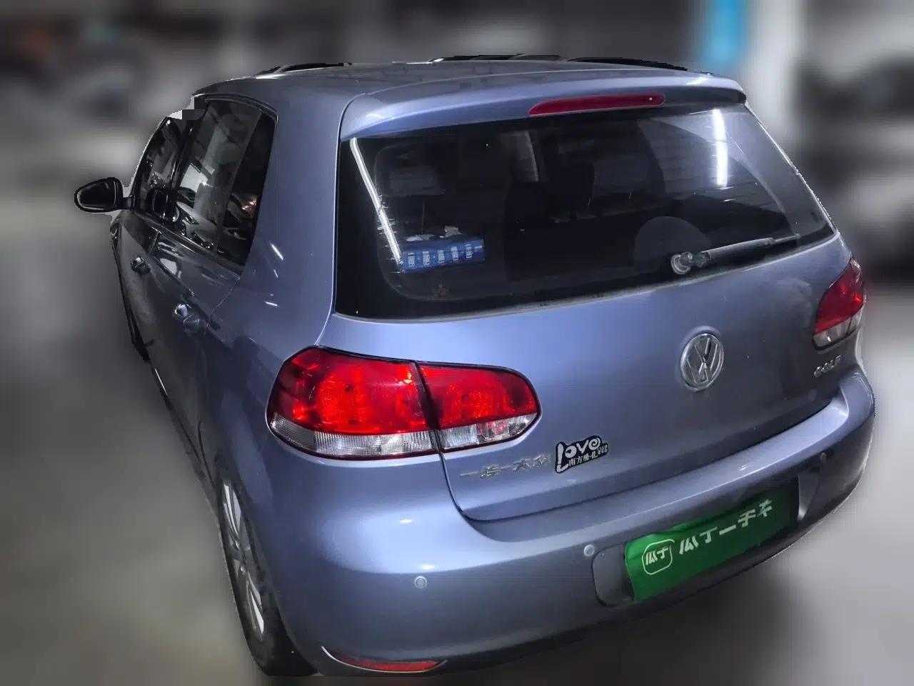 Volkswagen Golf 2011 1.6L Automatic Fashion Edition — миниатюра 4
