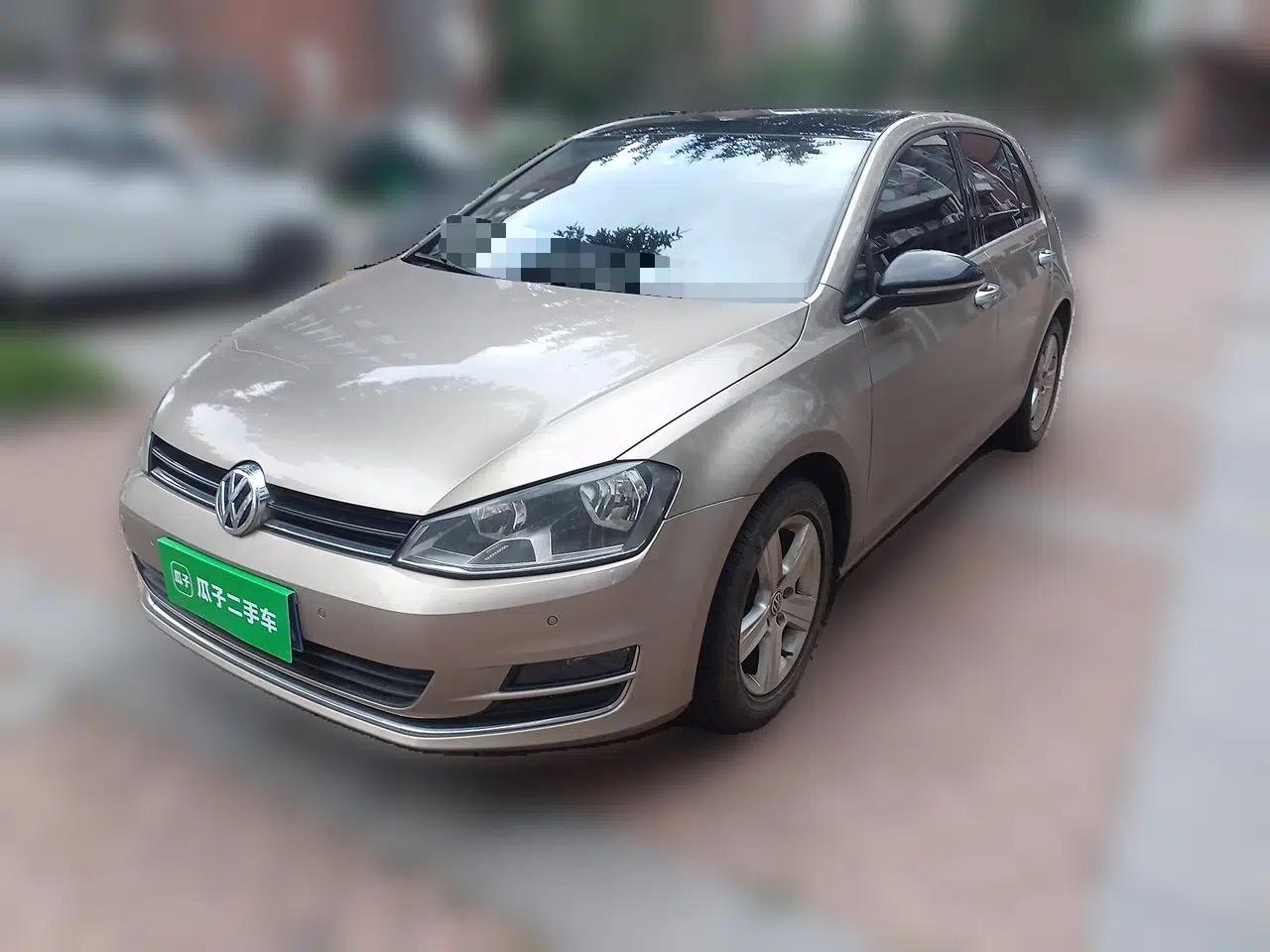 Volkswagen Golf 2017 1.6L Automatic Comfort Million-Vehicle Anniversary Edition — миниатюра 1