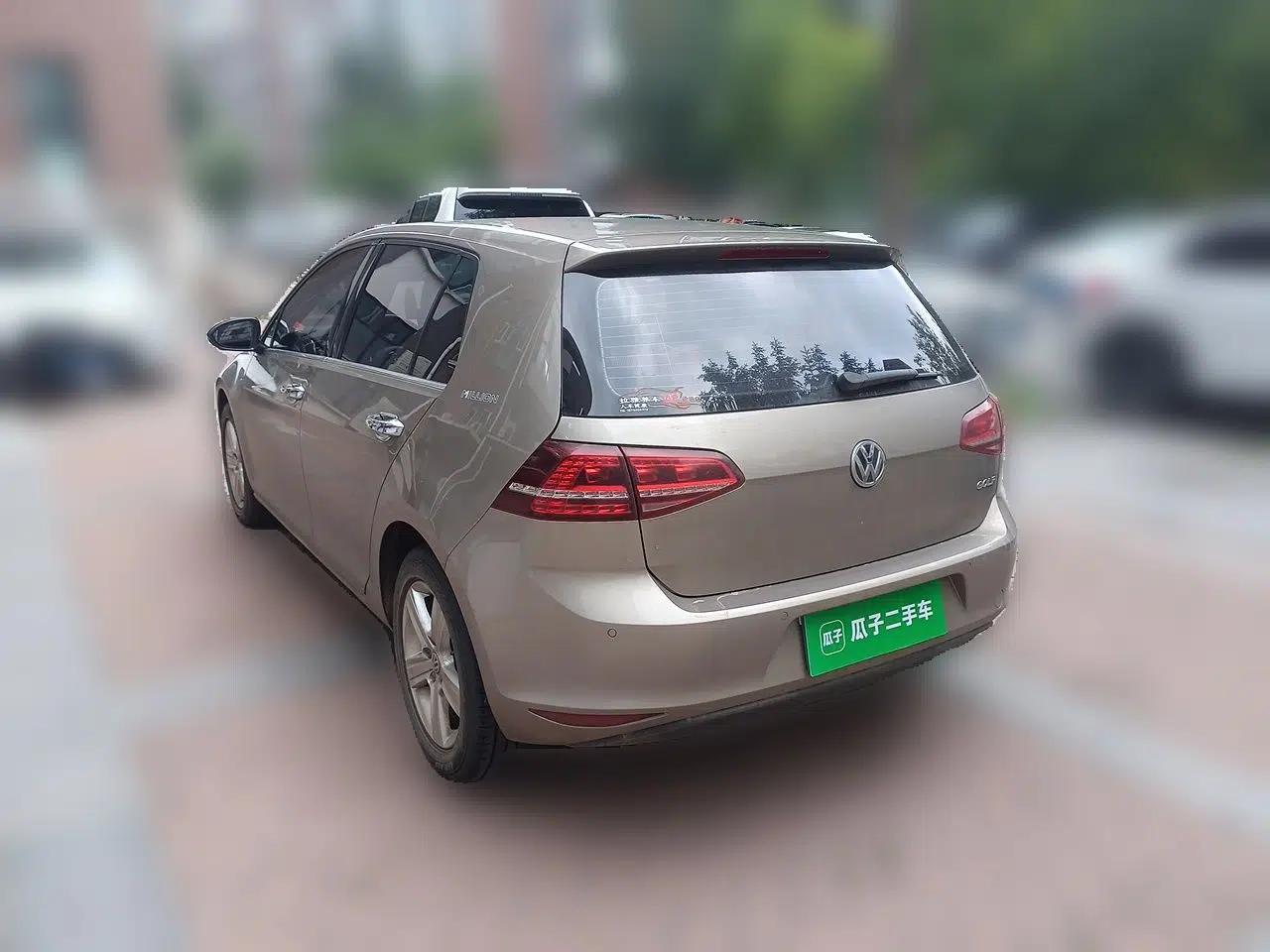 Volkswagen Golf 2017 1.6L Automatic Comfort Million-Vehicle Anniversary Edition — миниатюра 4