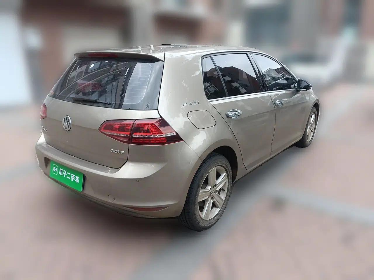 Volkswagen Golf 2017 1.6L Automatic Comfort Million-Vehicle Anniversary Edition — миниатюра 6