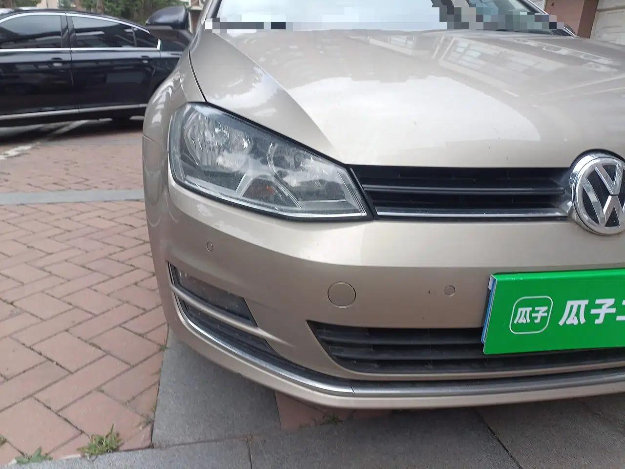 Volkswagen Golf 2017 1.6L Automatic Comfort Million-Vehicle Anniversary Edition — миниатюра 7