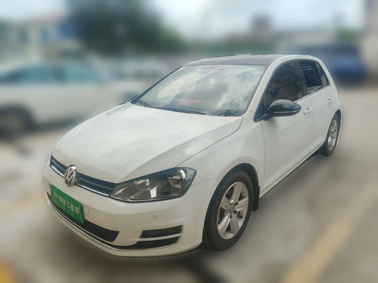 Volkswagen Golf 2017 230TSI Automatic Comfort Edition – Celebrating Milestone of One Million Units — миниатюра 1