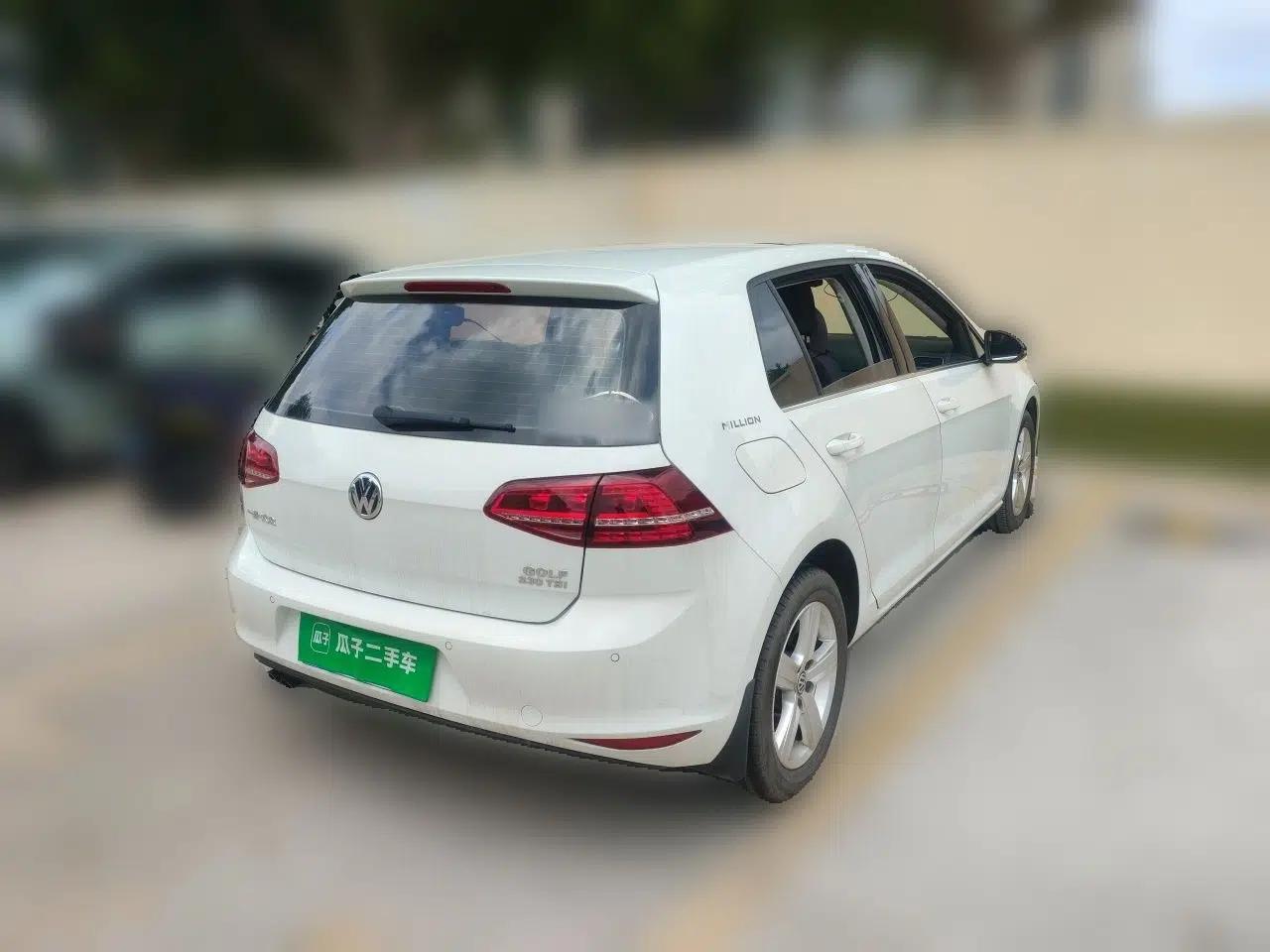 Volkswagen Golf 2017 230TSI Automatic Comfort Edition – Celebrating Milestone of One Million Units — миниатюра 6