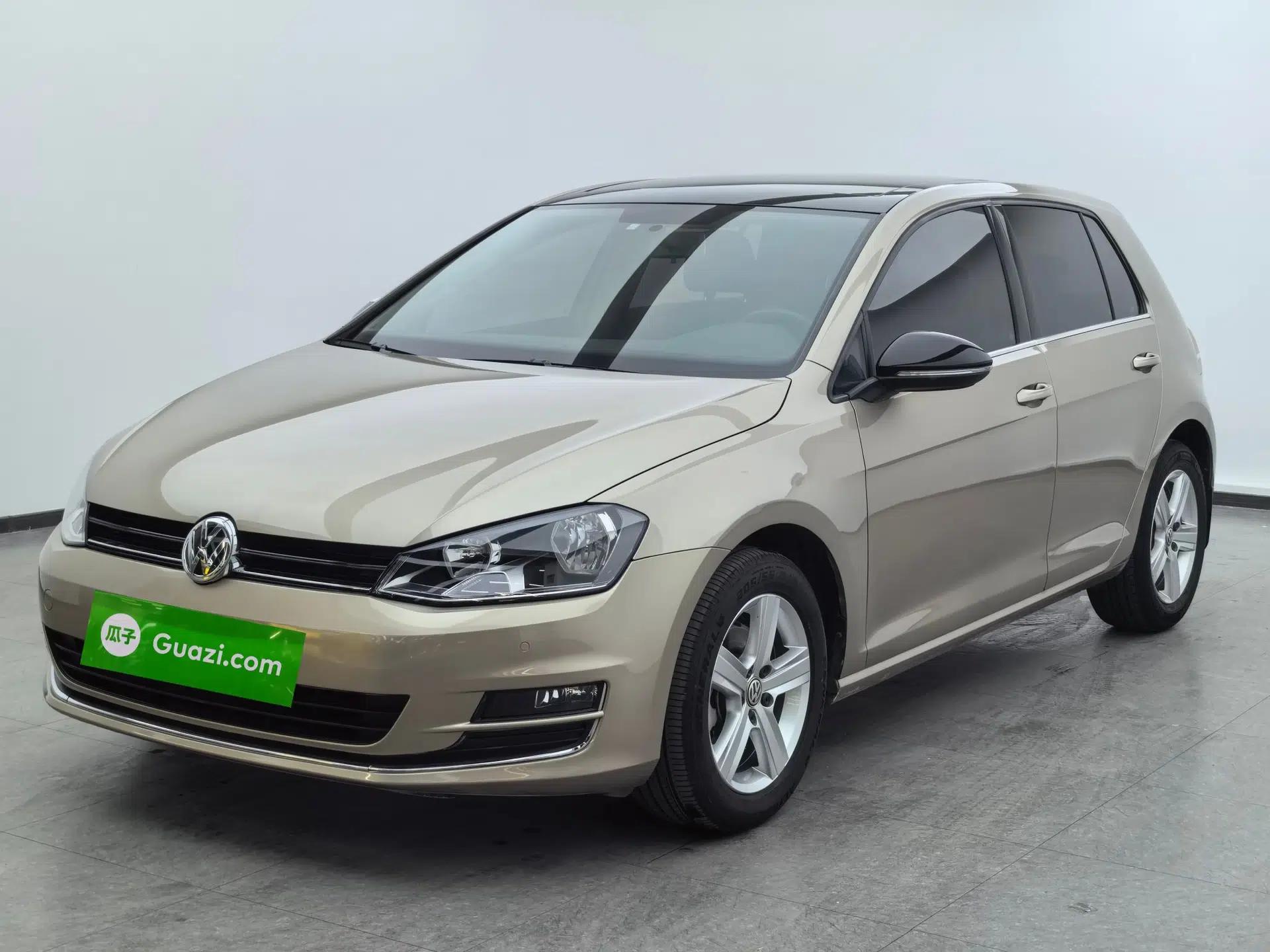 Volkswagen Golf 2017 230TSI Automatic Comfort Edition – Celebrating Milestone of One Million Units — миниатюра 1