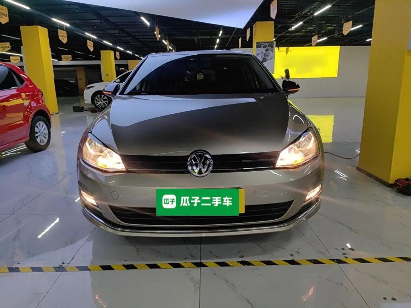 Volkswagen Golf 2017 230TSI Automatic Comfort Edition – Celebrating Milestone of One Million Units — миниатюра 2