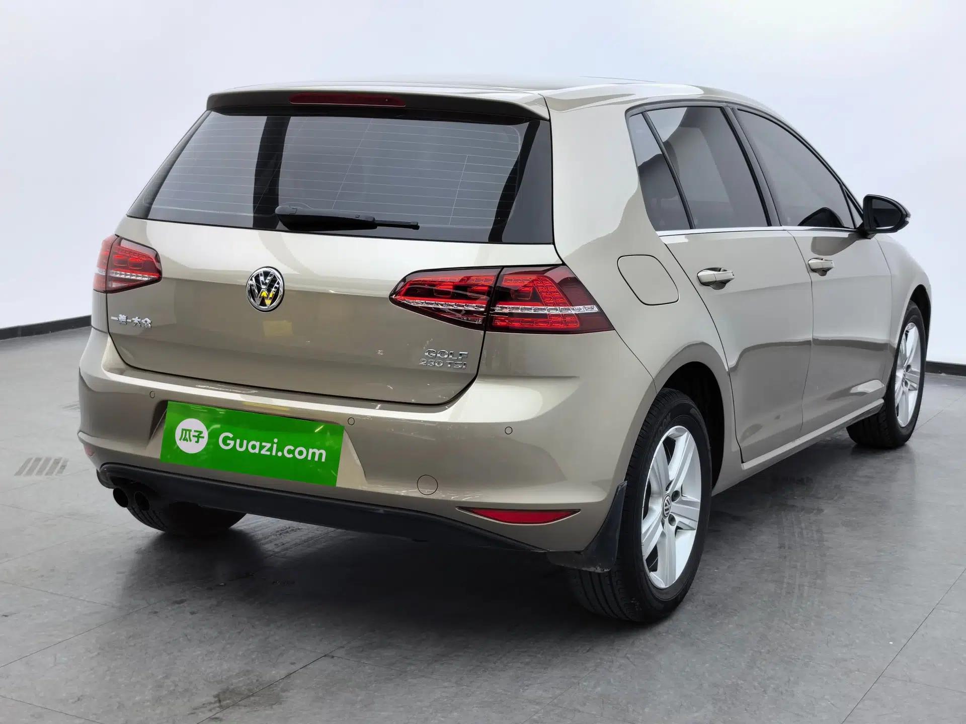 Volkswagen Golf 2017 230TSI Automatic Comfort Edition – Celebrating Milestone of One Million Units — миниатюра 15