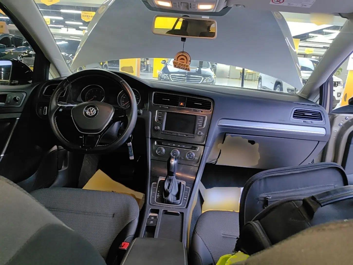 Volkswagen Golf 2017 230TSI Automatic Comfort Edition – Celebrating Milestone of One Million Units — миниатюра 21