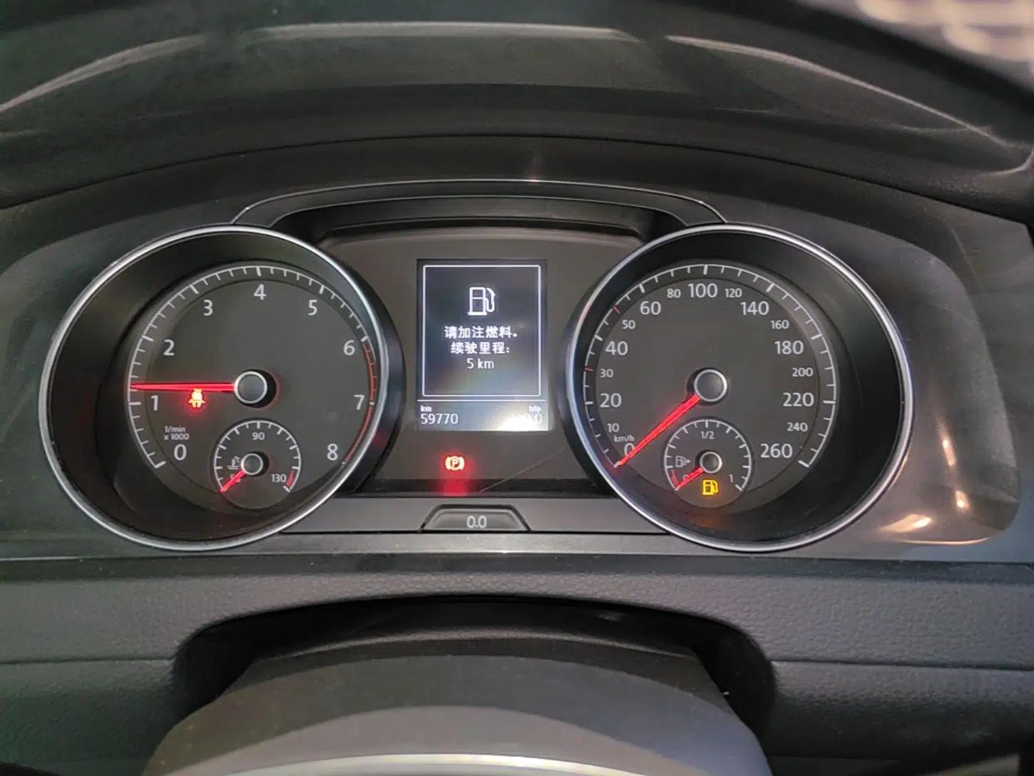 Volkswagen Golf 2017 230TSI Automatic Comfort Edition – Celebrating Milestone of One Million Units — миниатюра 23