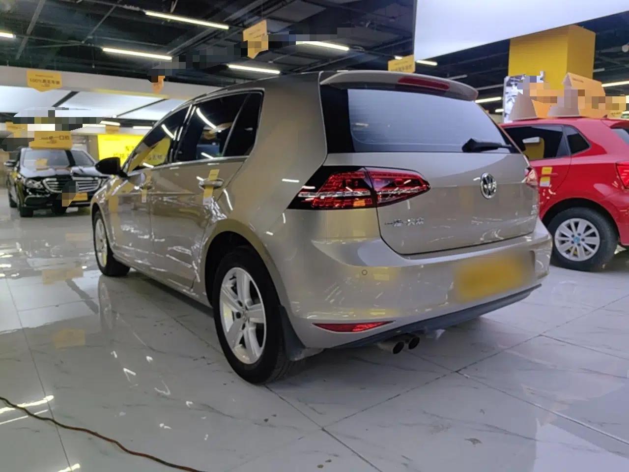 Volkswagen Golf 2017 230TSI Automatic Comfort Edition – Celebrating Milestone of One Million Units — миниатюра 4