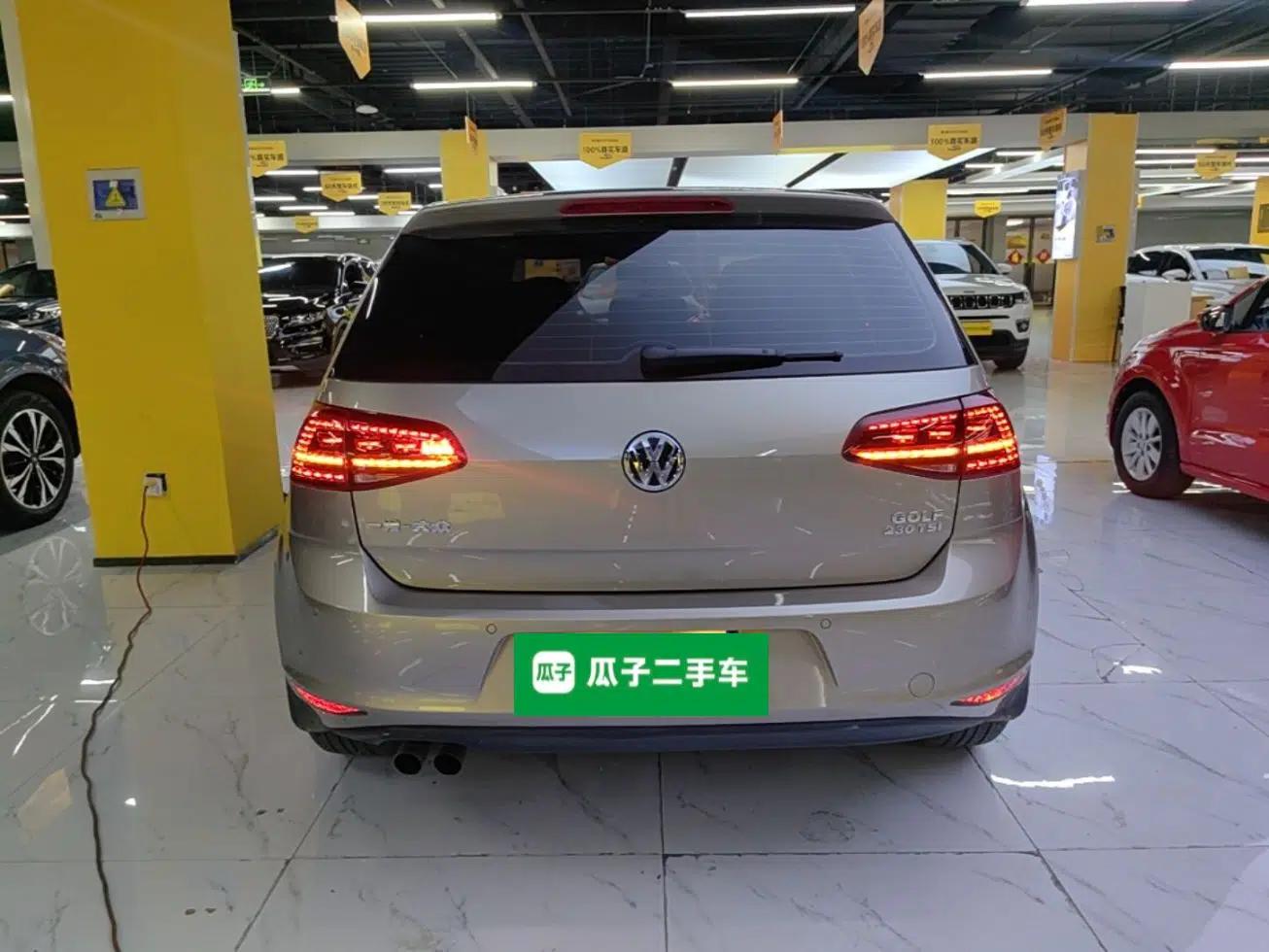 Volkswagen Golf 2017 230TSI Automatic Comfort Edition – Celebrating Milestone of One Million Units — миниатюра 5