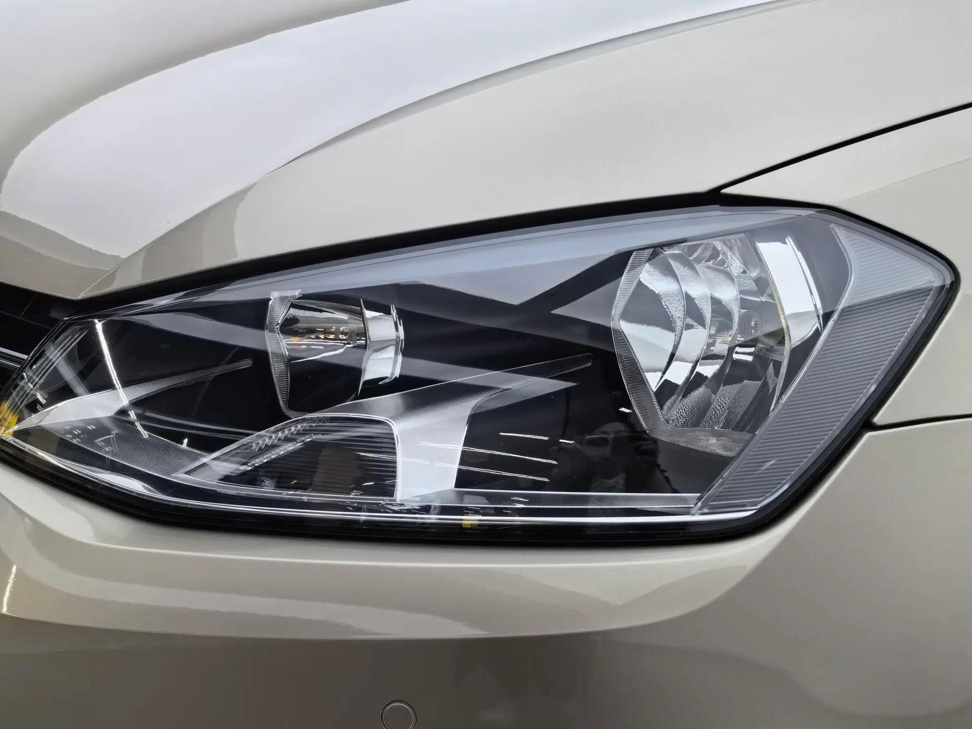 Volkswagen Golf 2017 230TSI Automatic Comfort Edition – Celebrating Milestone of One Million Units — миниатюра 8