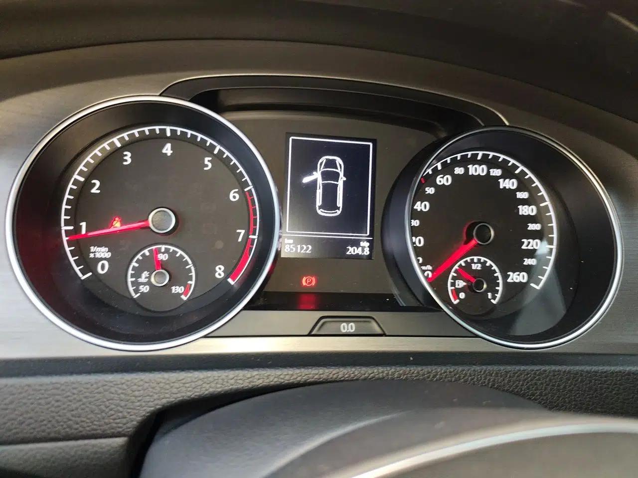 Volkswagen Golf 2016 230TSI Manual Comfort Version — миниатюра 11
