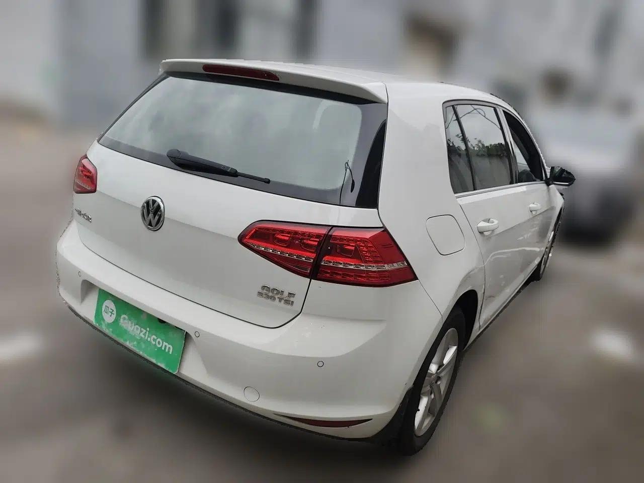 Volkswagen Golf 2016 230TSI Manual Comfort Version — миниатюра 6