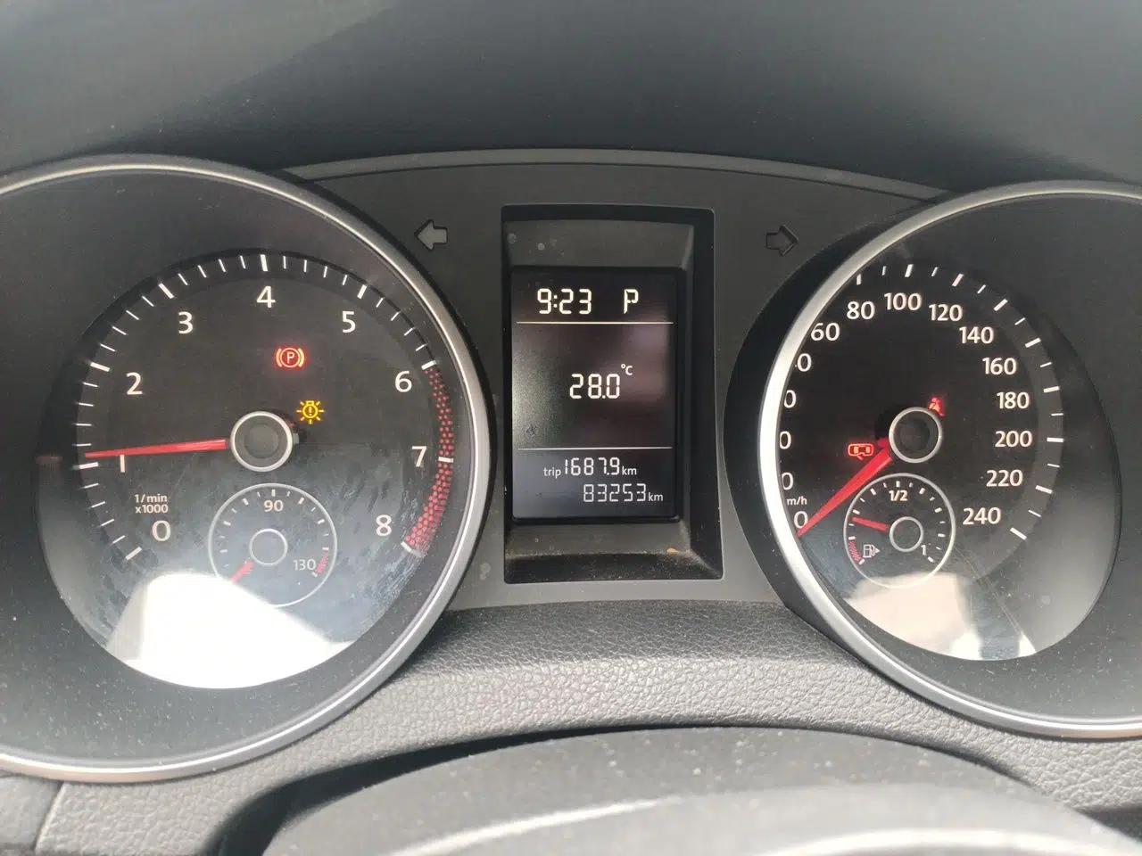 Volkswagen Golf 2012 1.6L Automatic Comfort Model — миниатюра 11
