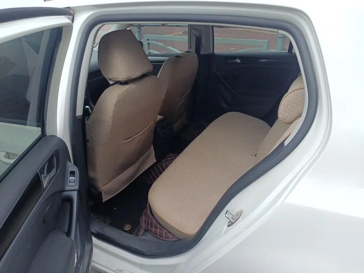 Volkswagen Golf 2012 1.6L Automatic Comfort Model — миниатюра 17