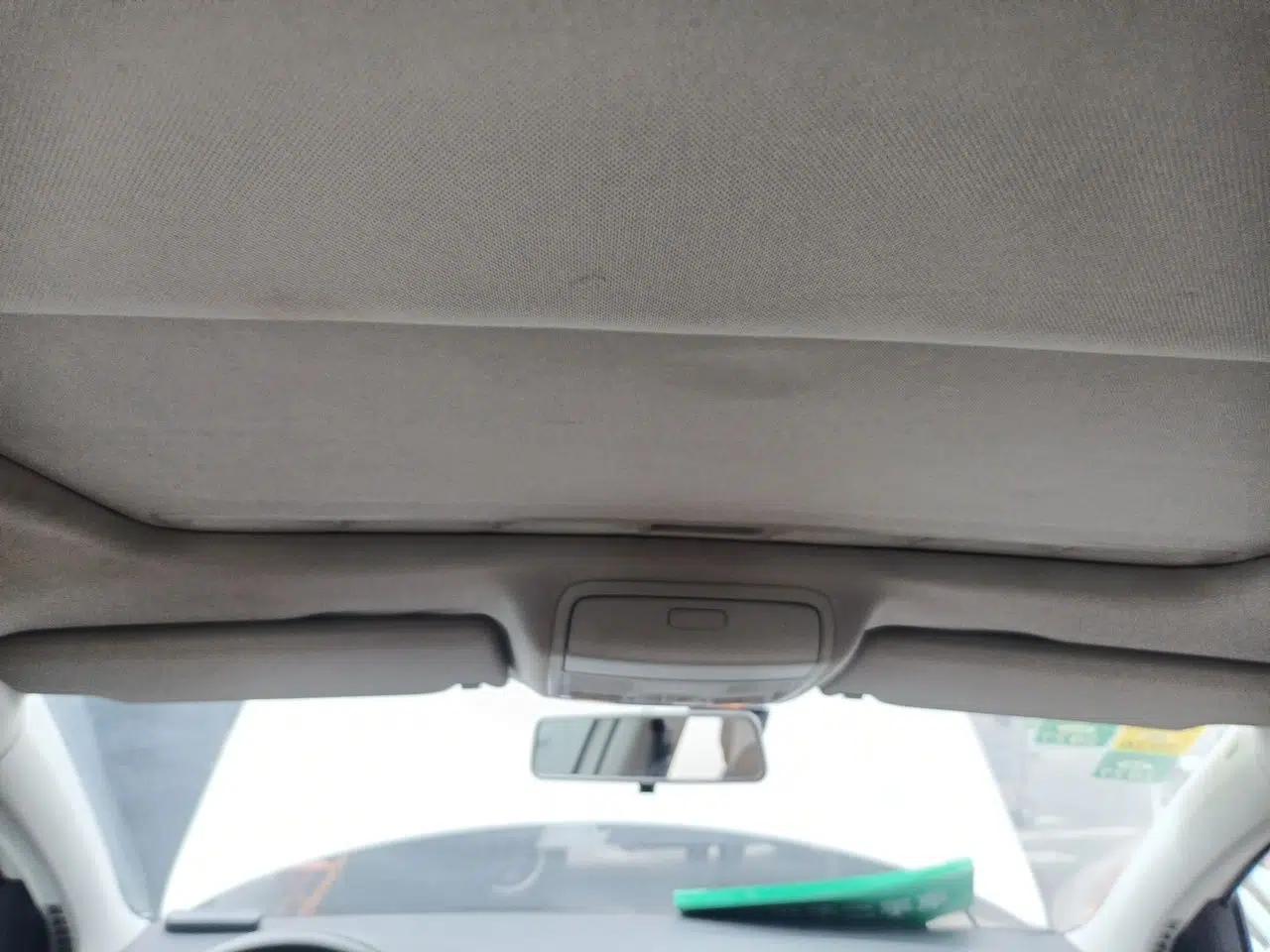Volkswagen Golf 2012 1.6L Automatic Comfort Model — миниатюра 18