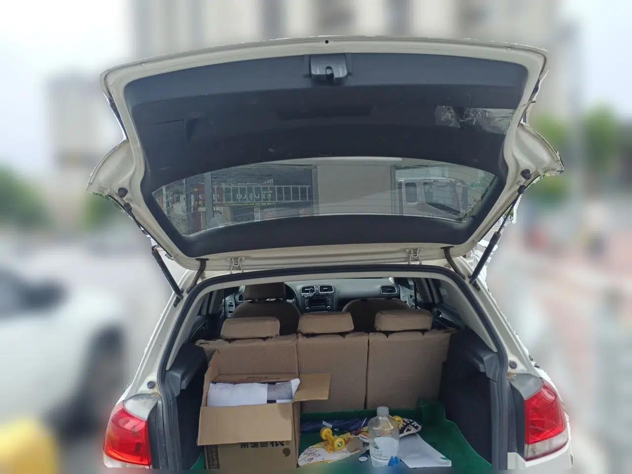 Volkswagen Golf 2012 1.6L Automatic Comfort Model — миниатюра 19
