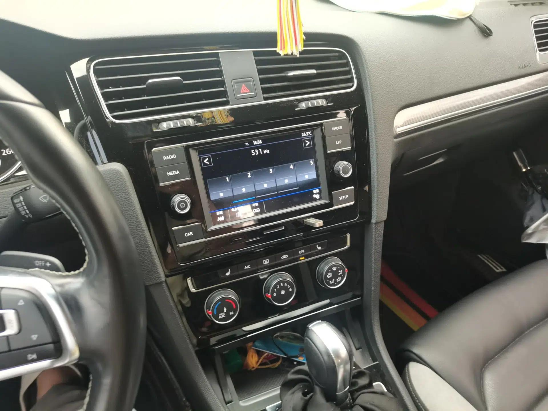 Volkswagen Golf 2018 280TSI Automatic R-Line Model — миниатюра 13