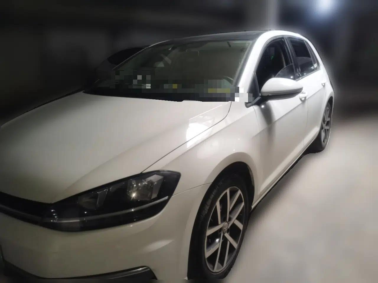 Volkswagen Golf 2018 230TSI Automatic Luxury Version — миниатюра 1