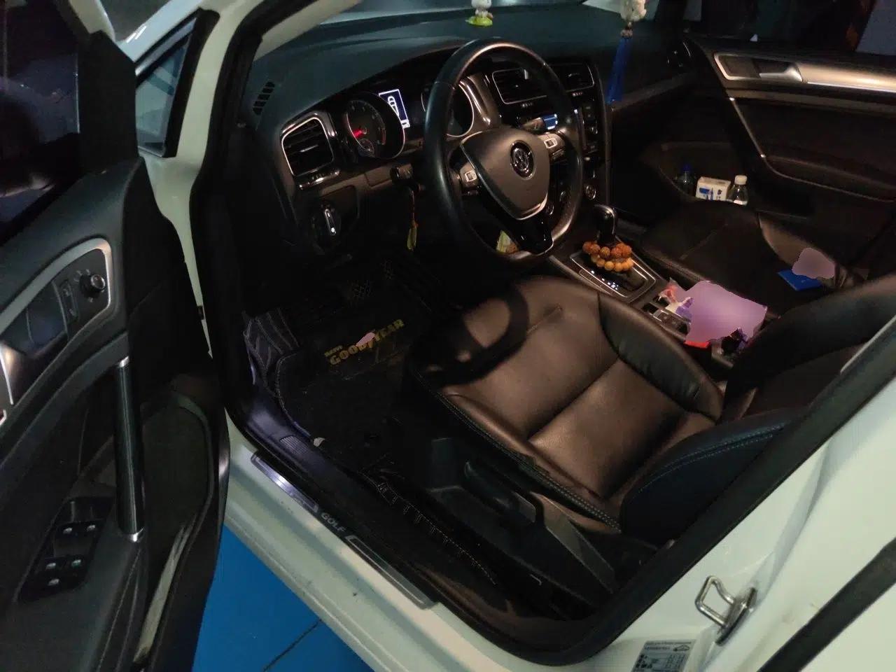 Volkswagen Golf 2018 1.6L Automatic Comfort Model — миниатюра 16