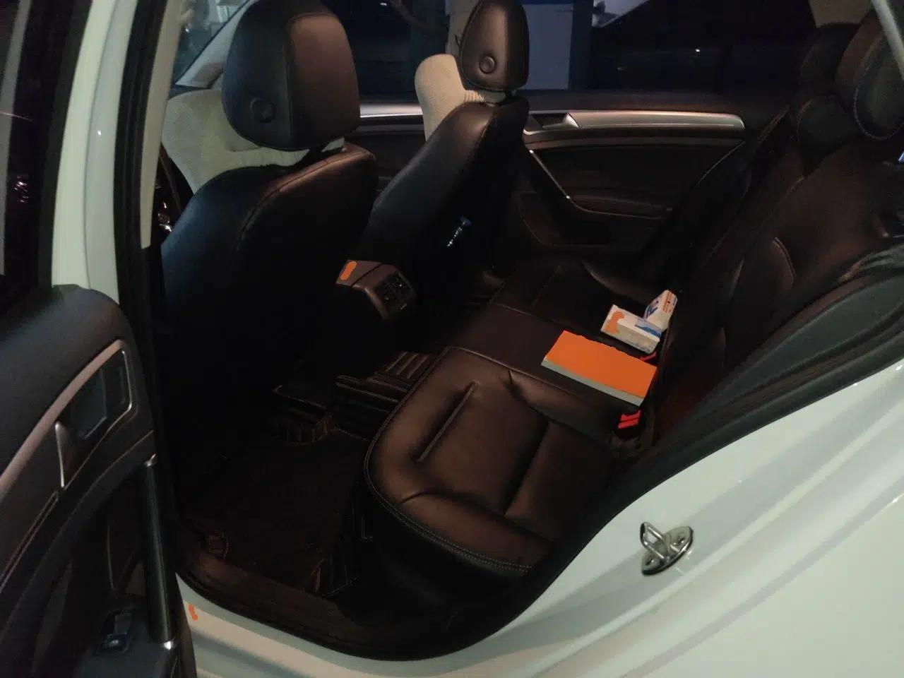 Volkswagen Golf 2018 1.6L Automatic Comfort Model — миниатюра 17