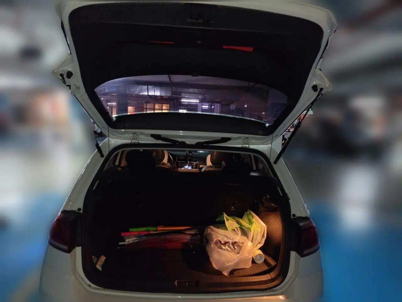 Volkswagen Golf 2018 1.6L Automatic Comfort Model — миниатюра 19