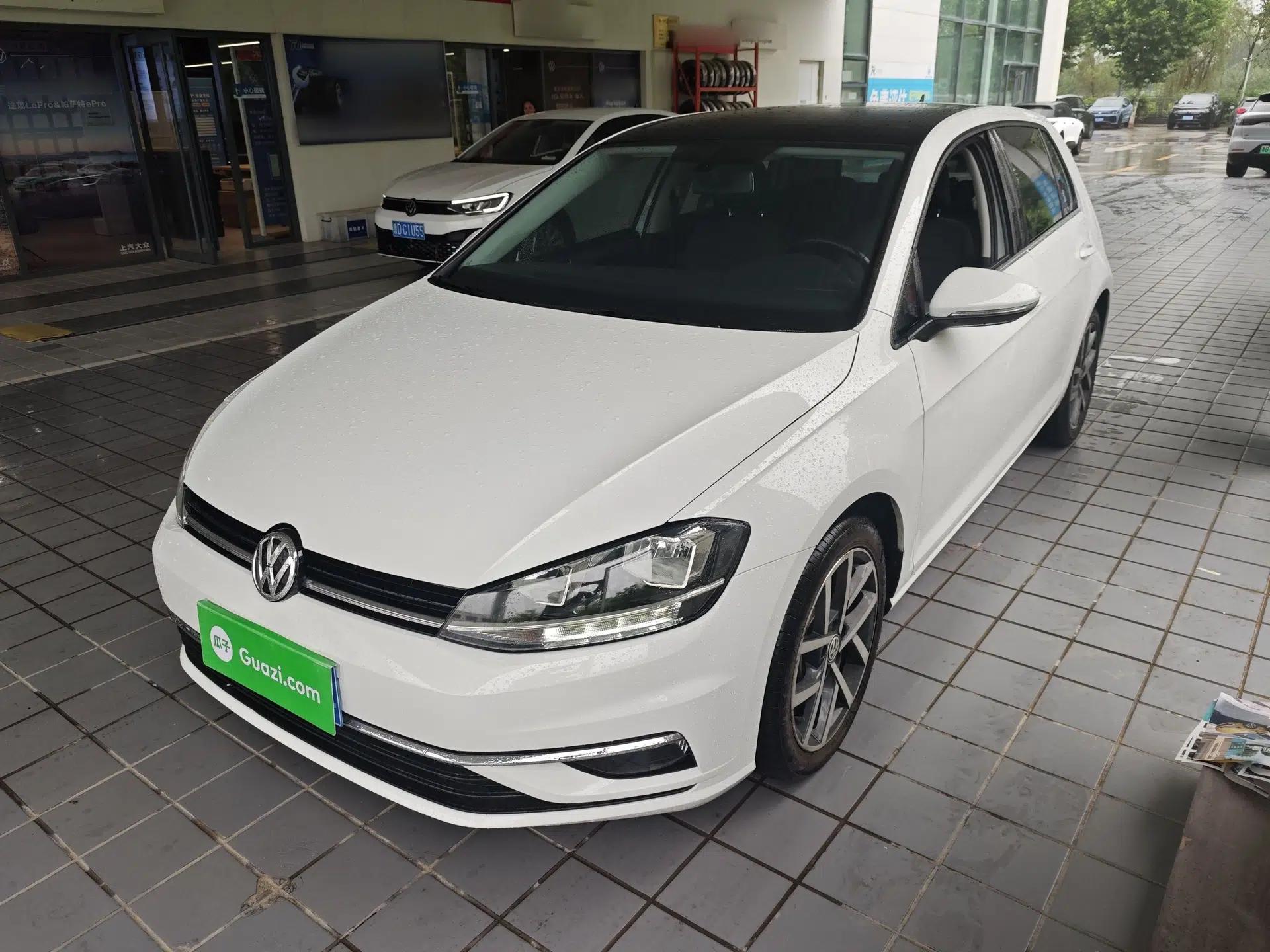 Volkswagen Golf 2020 280TSI DSG Comfort Version — миниатюра 1