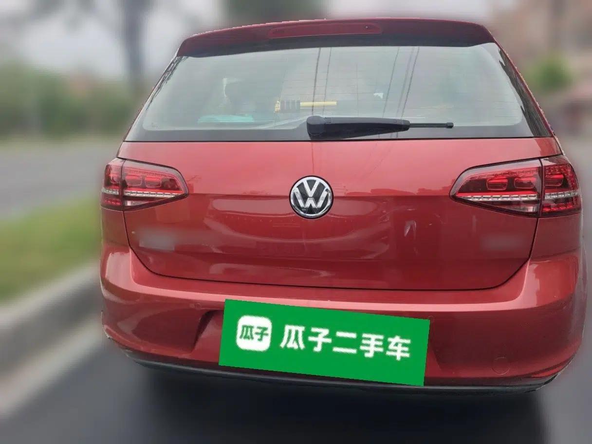 Volkswagen Golf 2017 1.6L Automatic Comfort Million-Vehicle Anniversary Edition — миниатюра 5