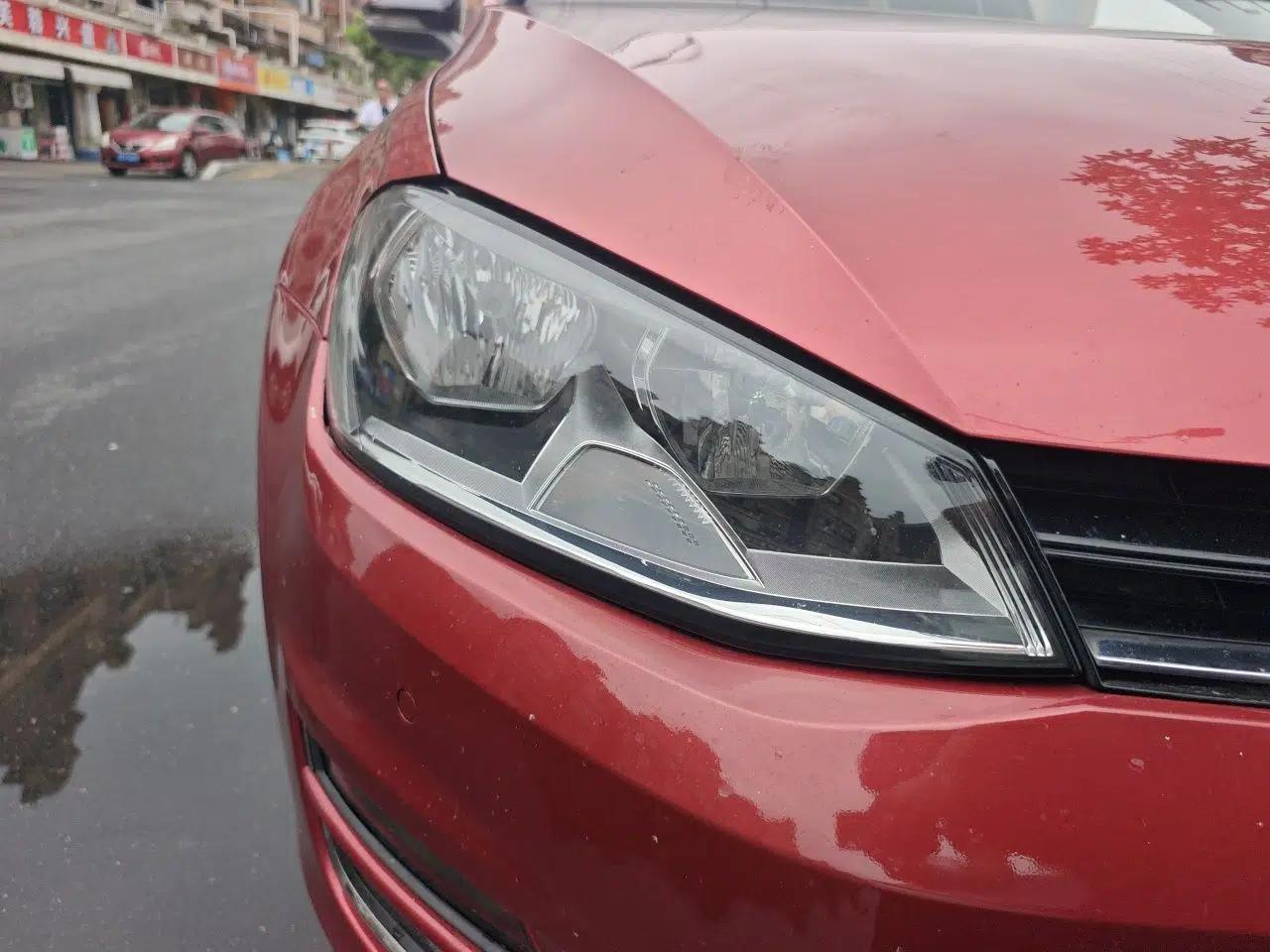 Volkswagen Golf 2017 1.6L Automatic Comfort Million-Vehicle Anniversary Edition — миниатюра 7
