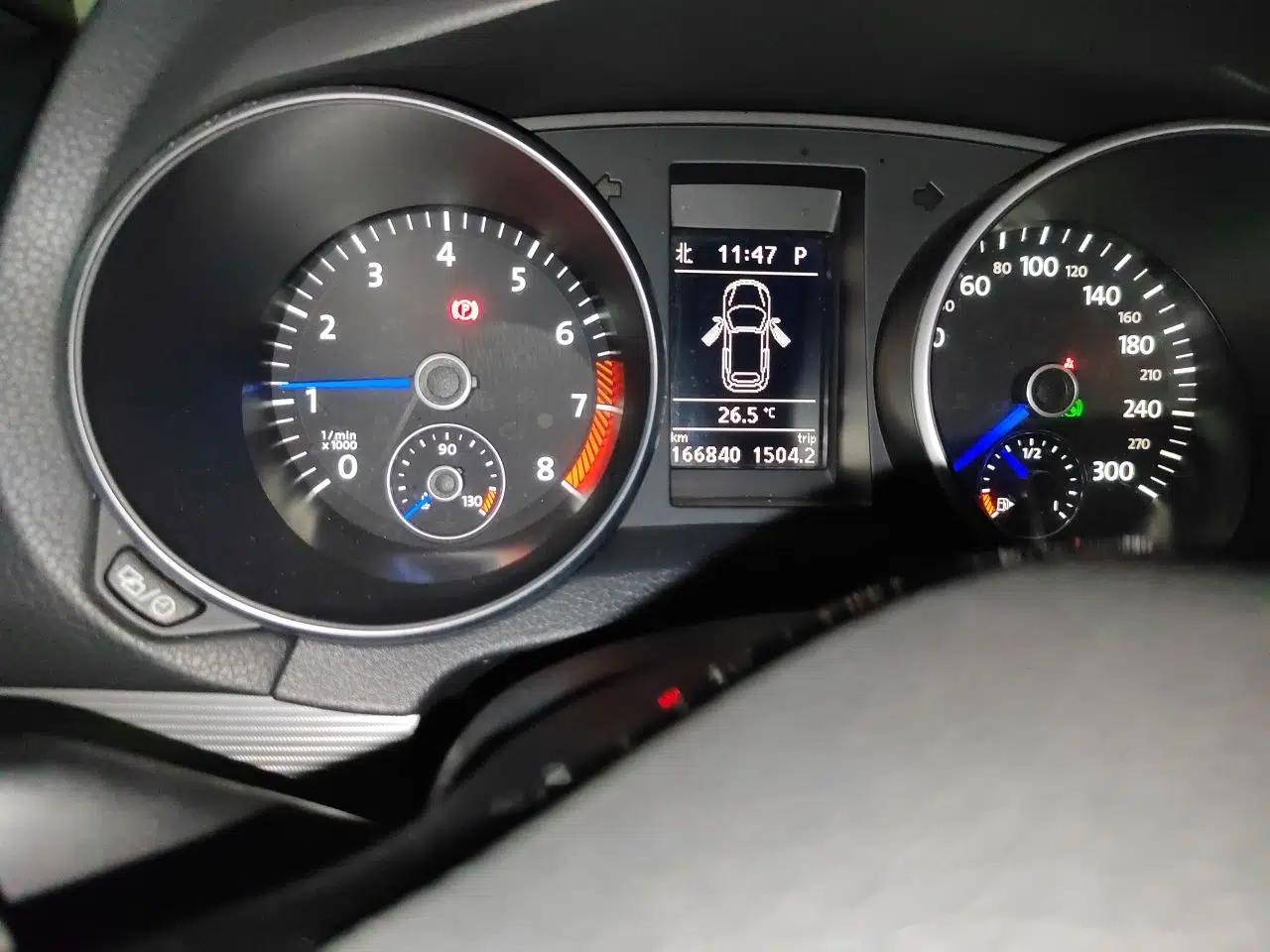 Volkswagen Golf 2014 2.0 TSI R Convertible — миниатюра 12