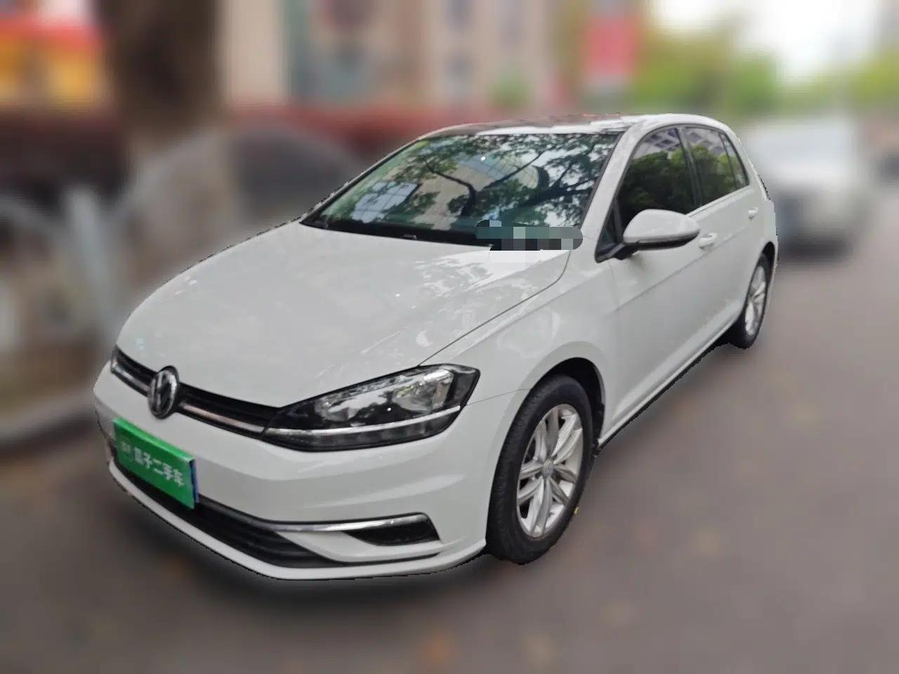 Volkswagen Golf 2018 230TSI Manual Comfort Version — миниатюра 1