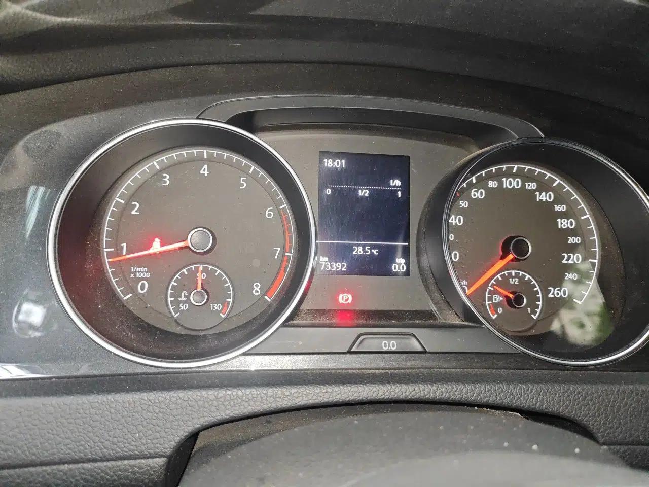 Volkswagen Golf 2018 230TSI Manual Comfort Version — миниатюра 11
