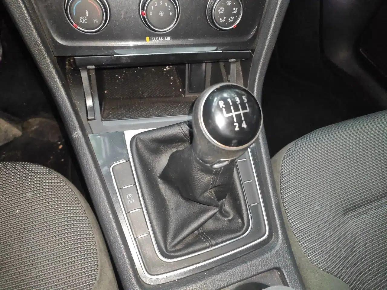 Volkswagen Golf 2018 230TSI Manual Comfort Version — миниатюра 14
