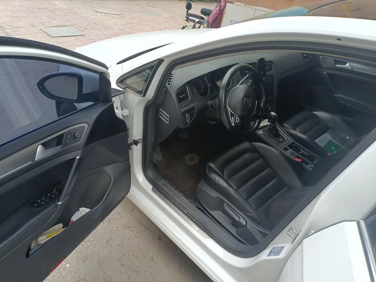 Volkswagen Golf 2016 230TSI Automatic Luxury Version — миниатюра 16