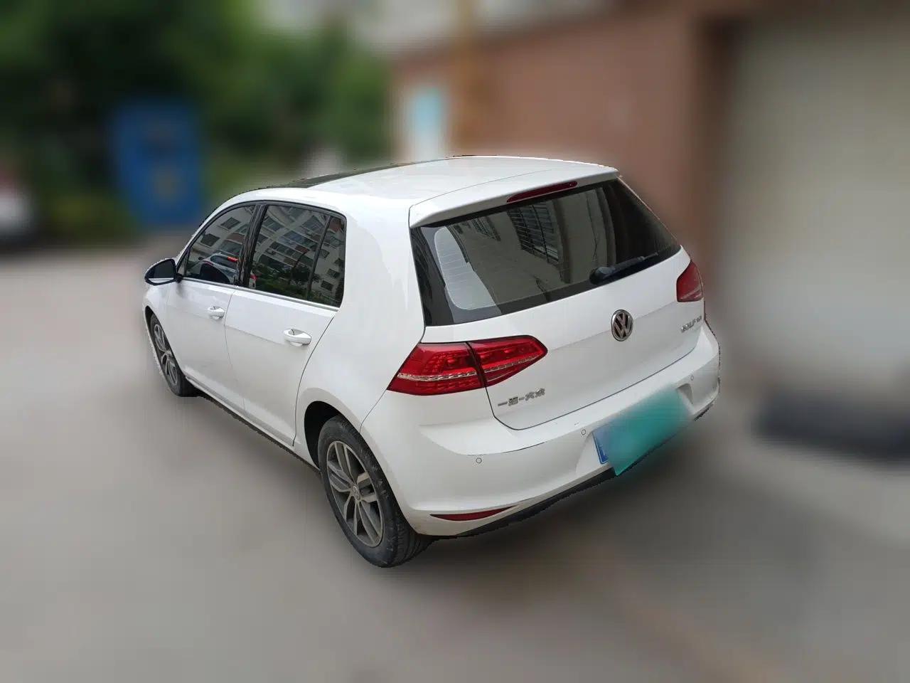 Volkswagen Golf 2016 230TSI Automatic Luxury Version — миниатюра 4