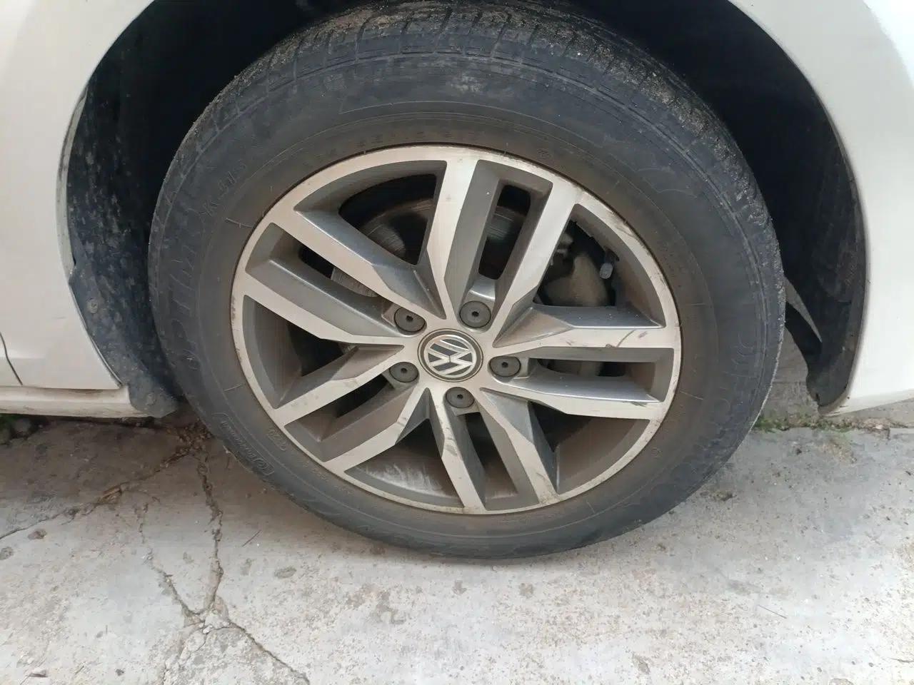 Volkswagen Golf 2016 230TSI Automatic Luxury Version — миниатюра 8
