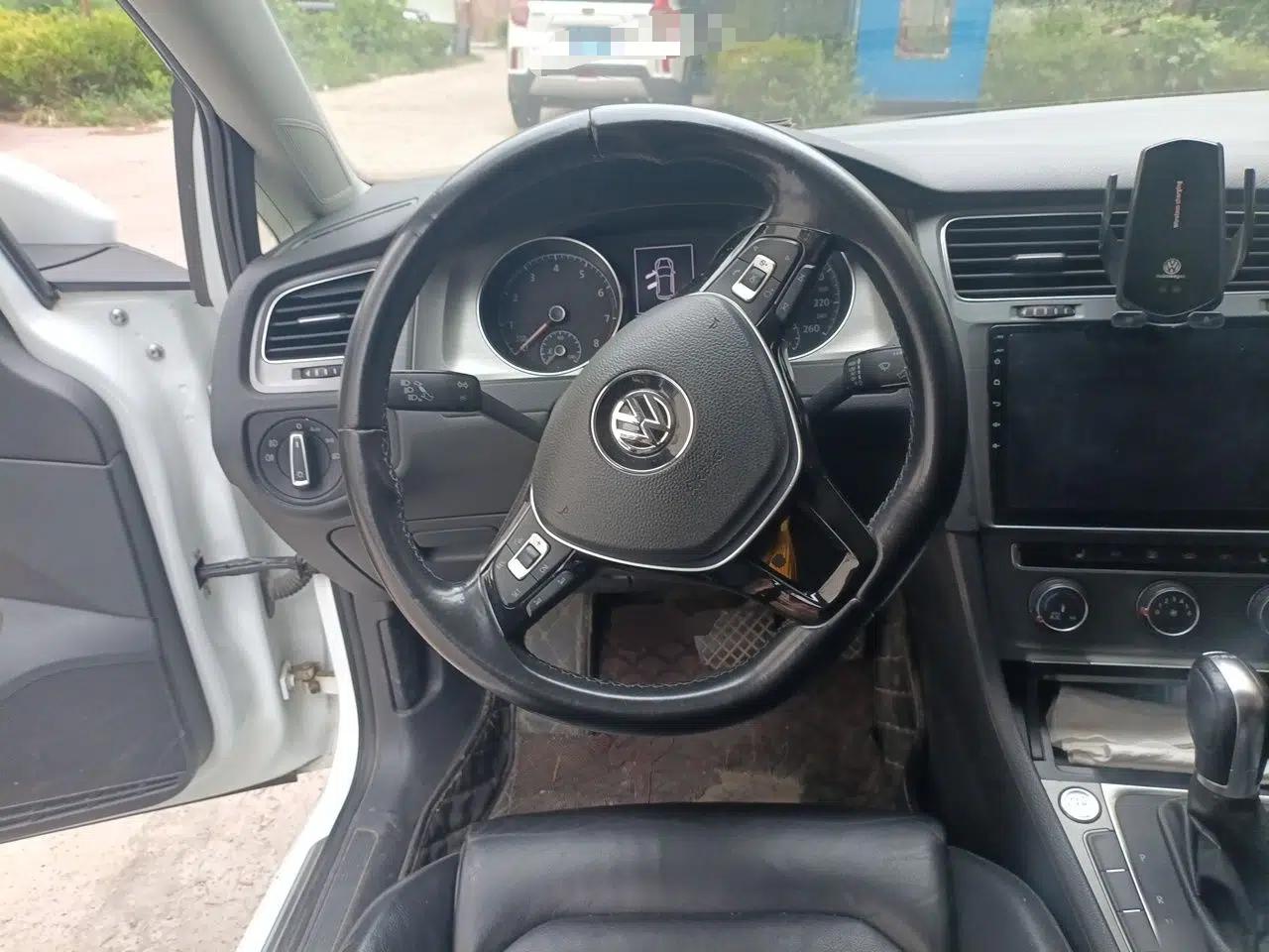Volkswagen Golf 2016 230TSI Automatic Luxury Version — миниатюра 10