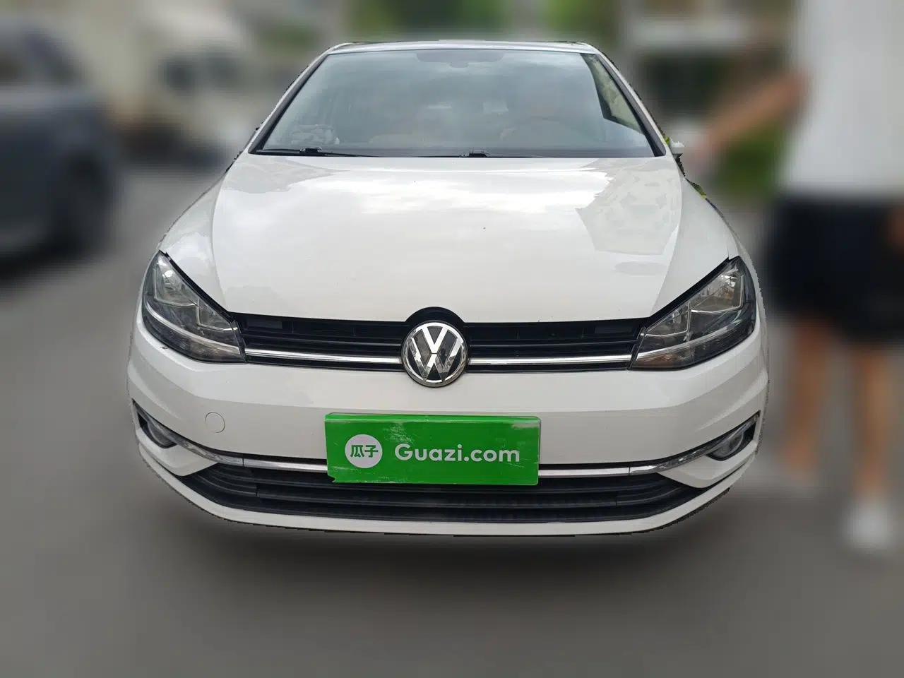 Volkswagen Golf 2018 230TSI Automatic Luxury Version — миниатюра 2