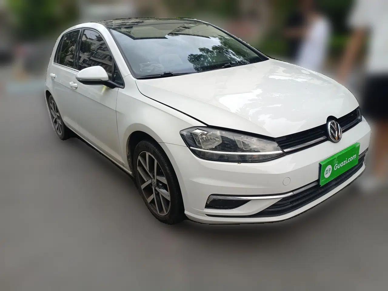 Volkswagen Golf 2018 230TSI Automatic Luxury Version — миниатюра 3