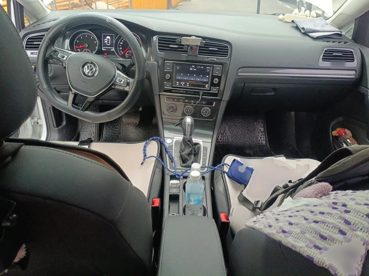 Volkswagen Golf 2018 230TSI Automatic Luxury Version — миниатюра 9