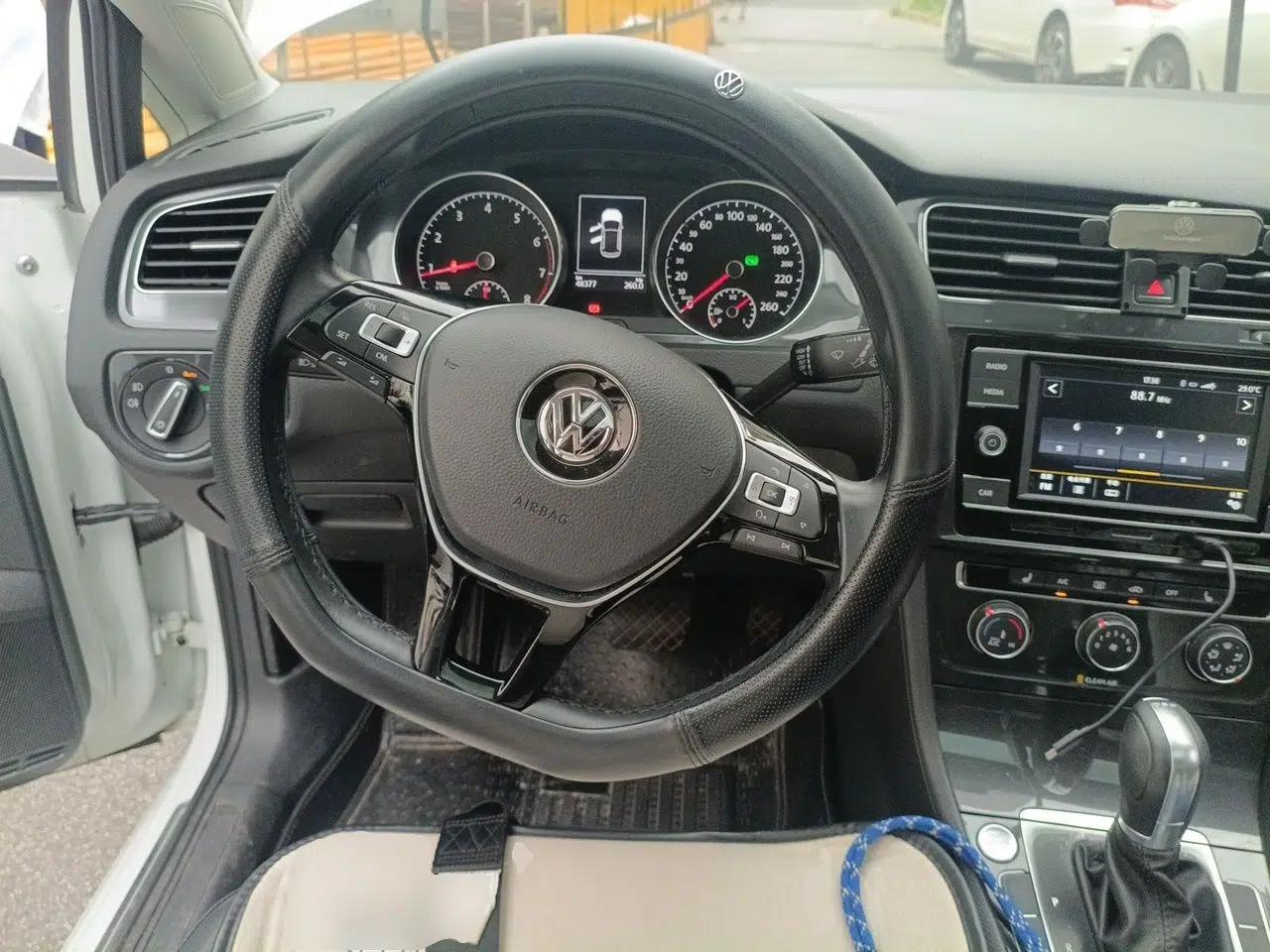 Volkswagen Golf 2018 230TSI Automatic Luxury Version — миниатюра 10