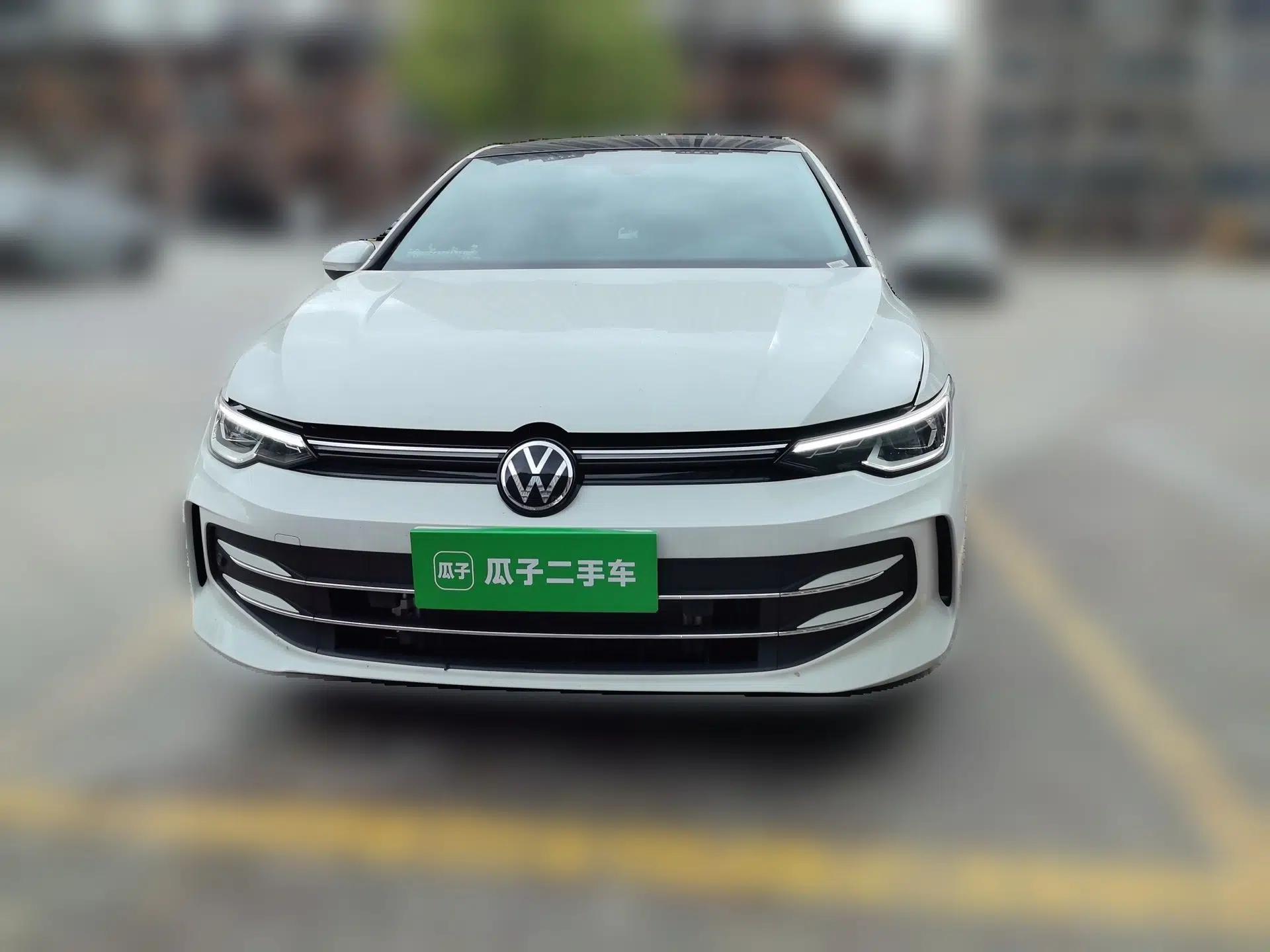 Volkswagen Golf 2026 300TSI Pro — миниатюра 2